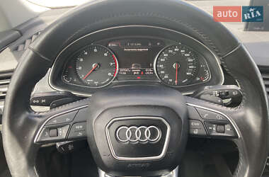 Позашляховик / Кросовер Audi Q7 2017 в 