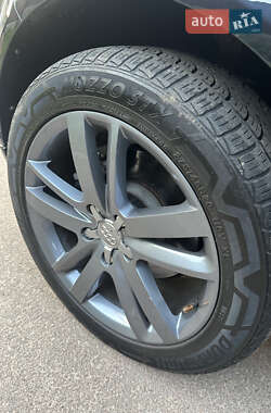Внедорожник / Кроссовер Audi Q7 2012 в 