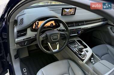 Позашляховик / Кросовер Audi Q7 2019 в 
