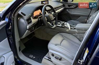Позашляховик / Кросовер Audi Q7 2019 в 