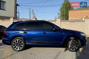 Позашляховик / Кросовер Audi Q7 2019 в 