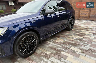 Внедорожник / Кроссовер Audi Q7 2021 в 
