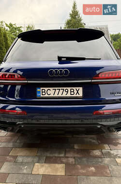Внедорожник / Кроссовер Audi Q7 2021 в 