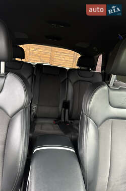 Внедорожник / Кроссовер Audi Q7 2021 в 