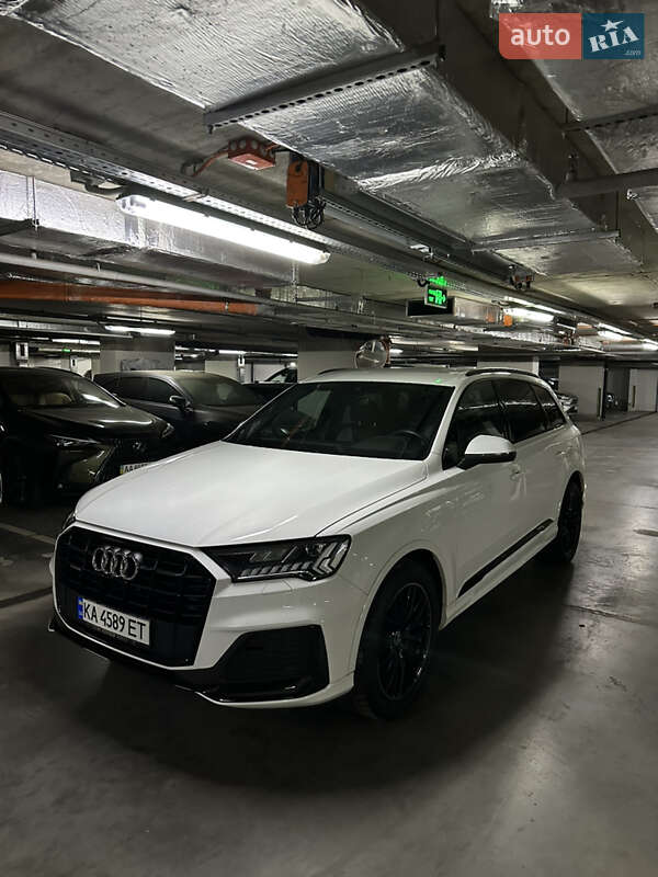 Позашляховик / Кросовер Audi Q7 2021 в Києві