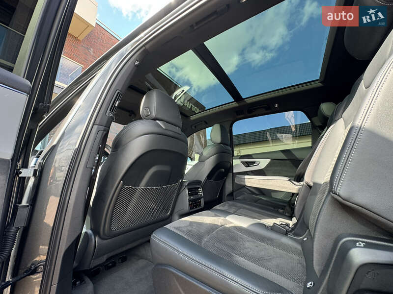 Внедорожник / Кроссовер Audi Q7 2020 в Мукачево