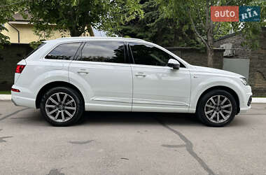 Внедорожник / Кроссовер Audi Q7 2018 в 