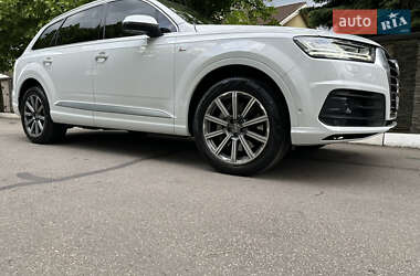 Внедорожник / Кроссовер Audi Q7 2018 в 