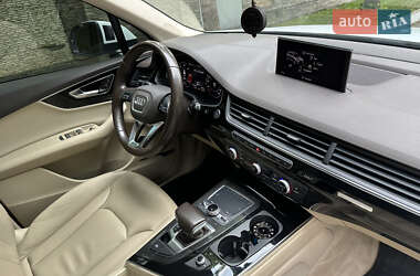 Внедорожник / Кроссовер Audi Q7 2018 в 
