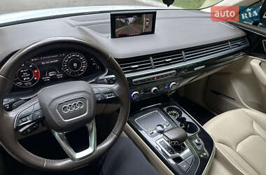 Внедорожник / Кроссовер Audi Q7 2018 в 