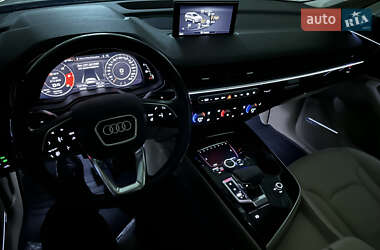 Внедорожник / Кроссовер Audi Q7 2018 в 