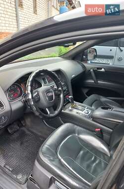 Внедорожник / Кроссовер Audi Q7 2007 в 
