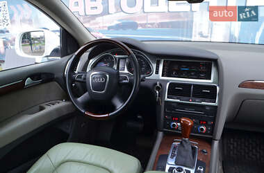 Внедорожник / Кроссовер Audi Q7 2011 в 