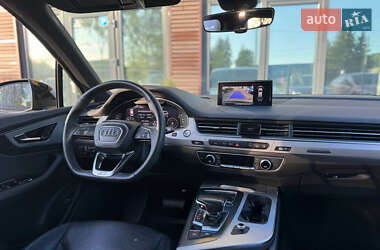Внедорожник / Кроссовер Audi Q7 2016 в 