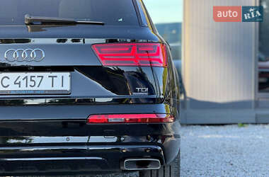 Внедорожник / Кроссовер Audi Q7 2016 в 