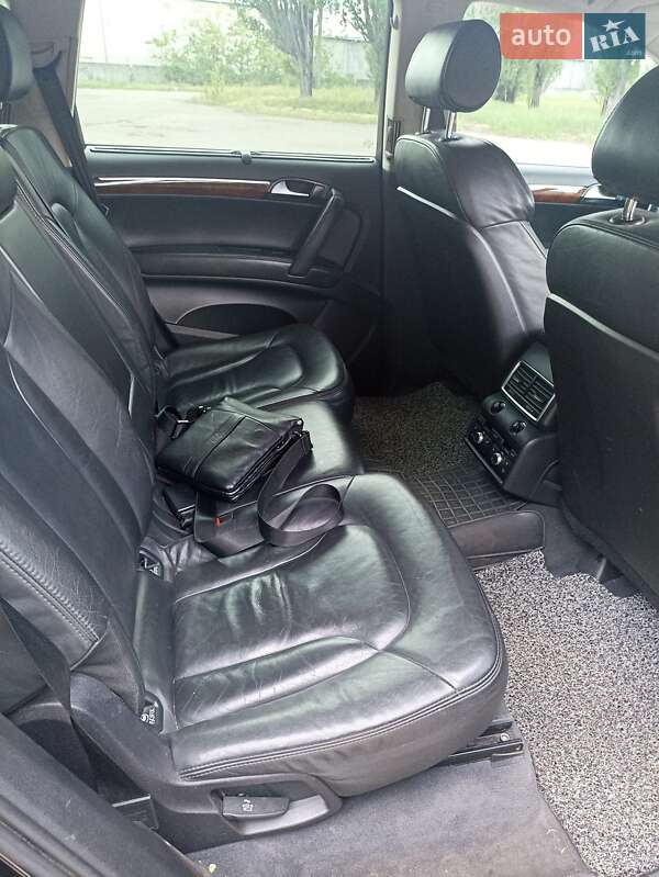 Внедорожник / Кроссовер Audi Q7 2007 в Белгороде-Днестровском