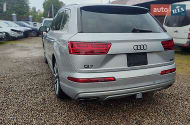 Позашляховик / Кросовер Audi Q7 2017 в 