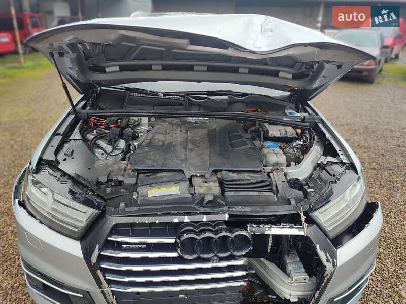 Внедорожник / Кроссовер Audi Q7 2017 в Стрые