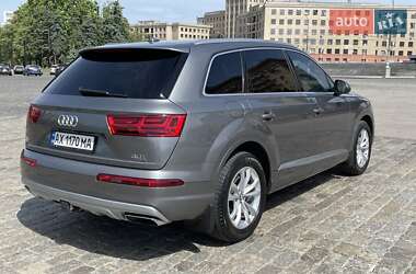 Позашляховик / Кросовер Audi Q7 2017 в 