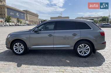 Позашляховик / Кросовер Audi Q7 2017 в 