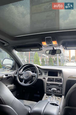 Внедорожник / Кроссовер Audi Q7 2015 в 