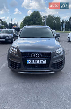 Внедорожник / Кроссовер Audi Q7 2015 в 