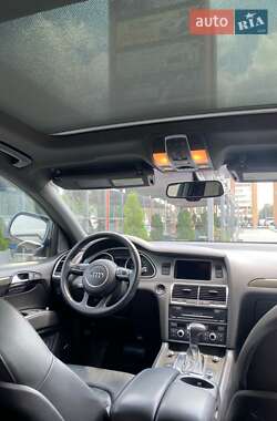 Внедорожник / Кроссовер Audi Q7 2015 в 