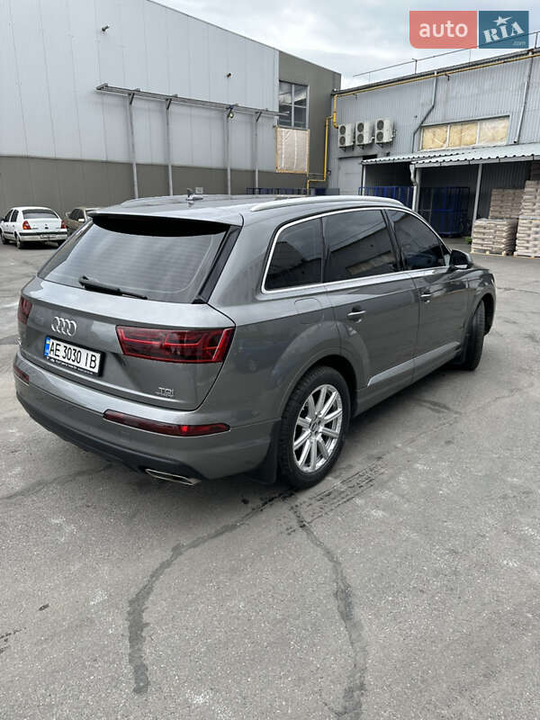 Внедорожник / Кроссовер Audi Q7 2017 в Днепре