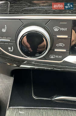 Внедорожник / Кроссовер Audi Q7 2017 в 