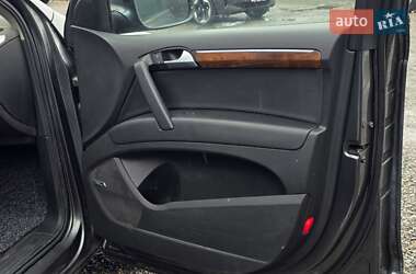Позашляховик / Кросовер Audi Q7 2015 в 