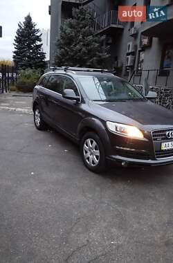 Внедорожник / Кроссовер Audi Q7 2007 в 