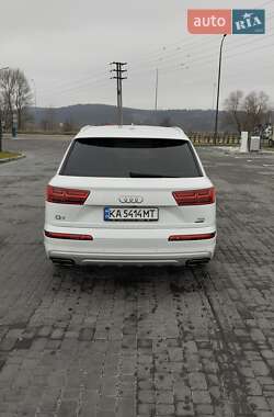 Внедорожник / Кроссовер Audi Q7 2018 в 