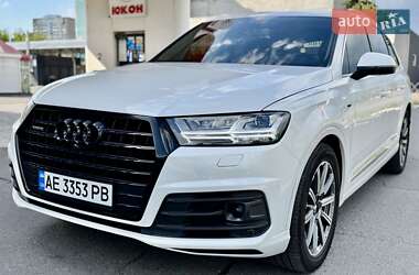 Внедорожник / Кроссовер Audi Q7 2016 в 
