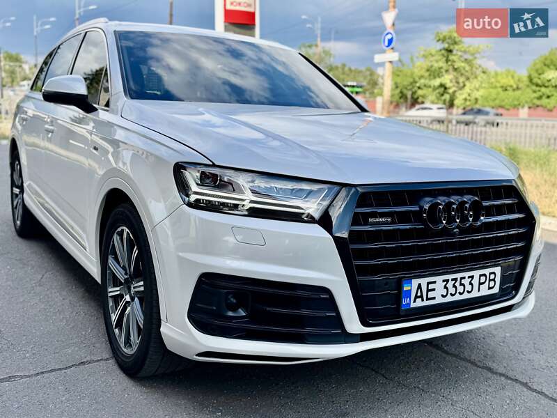 Позашляховик / Кросовер Audi Q7 2016 в Дніпрі