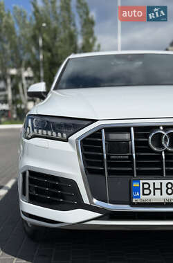 Внедорожник / Кроссовер Audi Q7 2020 в 