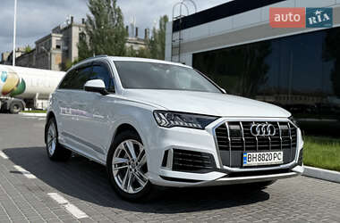 Внедорожник / Кроссовер Audi Q7 2020 в 
