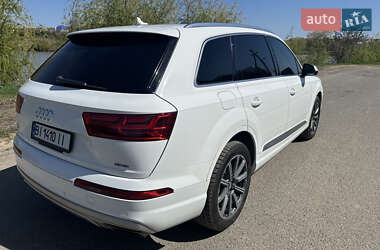 Внедорожник / Кроссовер Audi Q7 2017 в 