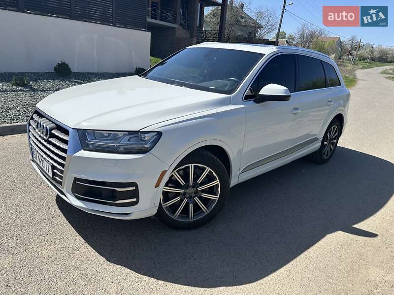 Позашляховик / Кросовер Audi Q7 2017 в Полтаві