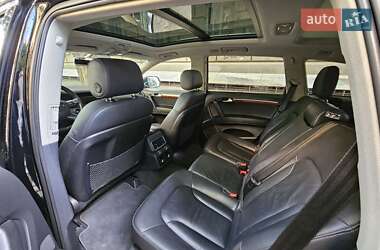 Позашляховик / Кросовер Audi Q7 2013 в 