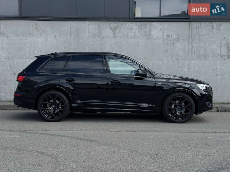Внедорожник / Кроссовер Audi Q7 2025 в Киеве