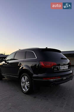 Внедорожник / Кроссовер Audi Q7 2012 в 