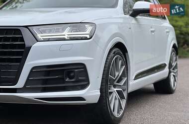 Внедорожник / Кроссовер Audi Q7 2018 в 