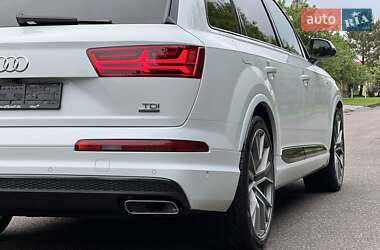 Внедорожник / Кроссовер Audi Q7 2018 в 