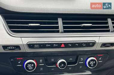 Внедорожник / Кроссовер Audi Q7 2018 в 