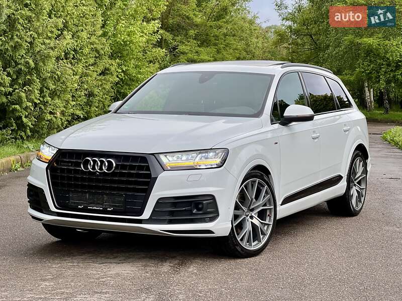 Позашляховик / Кросовер Audi Q7 2018 в Рівному