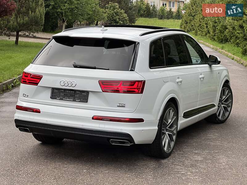 Позашляховик / Кросовер Audi Q7 2018 в Рівному