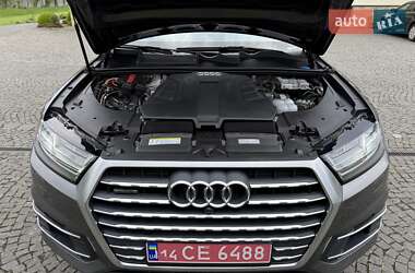 Внедорожник / Кроссовер Audi Q7 2019 в 
