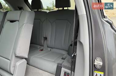 Внедорожник / Кроссовер Audi Q7 2019 в 