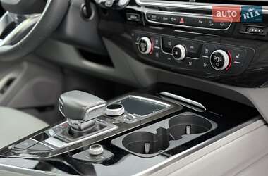 Внедорожник / Кроссовер Audi Q7 2019 в 