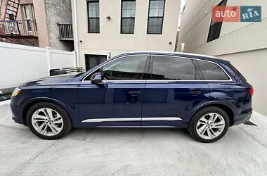 Внедорожник / Кроссовер Audi Q7 2020 в 